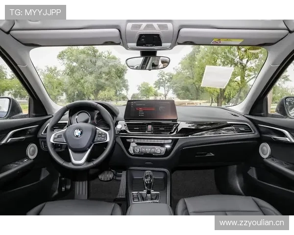 1.5T三缸+7挡双离合，新款1系三厢120i，它才是真正的平民宝马